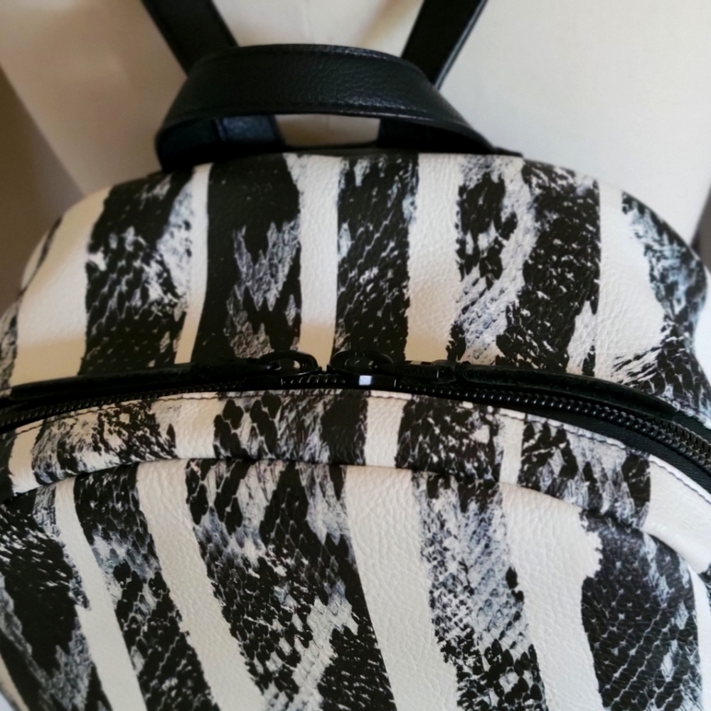 Calvin Klein Jeans Collection Fall 2018  Backpack - Picture 5 of 16